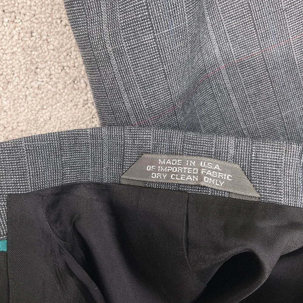 Gallery by Haggar Suit Men 40R 29W Gray Pinstripe Double Breasted Classic